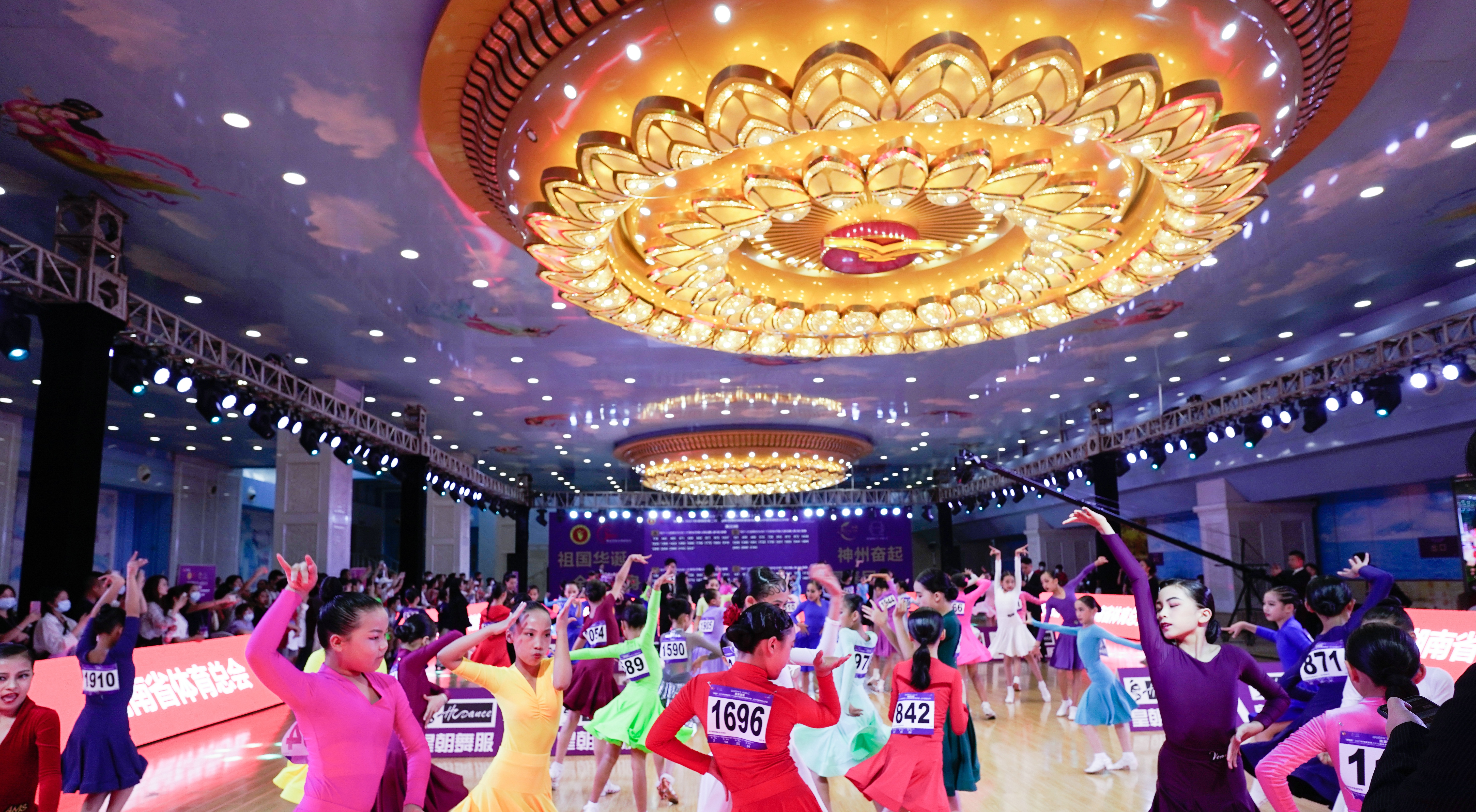 “锦鲲杯”2021年湖南省第二十八届体育舞蹈锦标赛暨中国·长沙体育舞蹈公开赛精彩瞬间